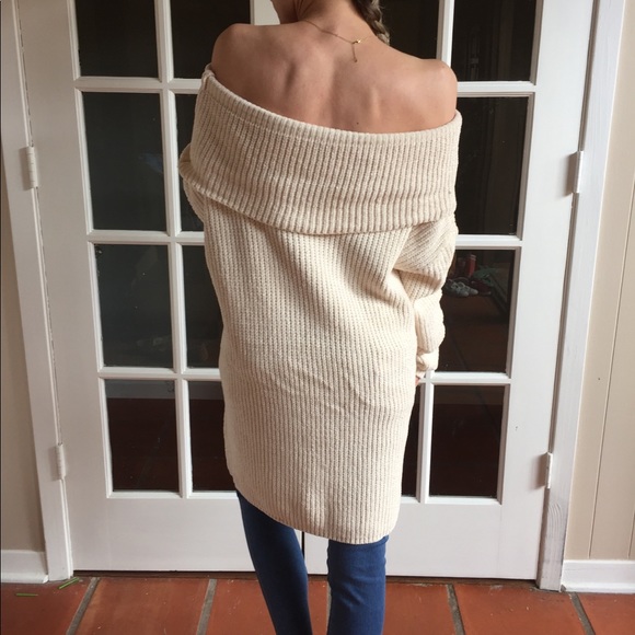 LAST ITEM▫️Gorgeous Ivory Chenille Cowl Neck Top - Picture 4 of 8